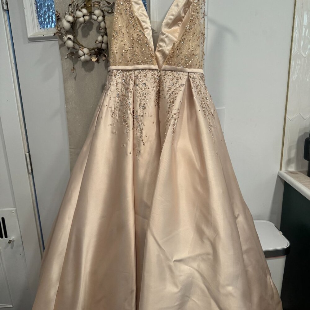 Gold Plunging Beaded Mikado Box Pleated Ballgown Size 10  ( Camille Lavie) - Picture 3 of 12